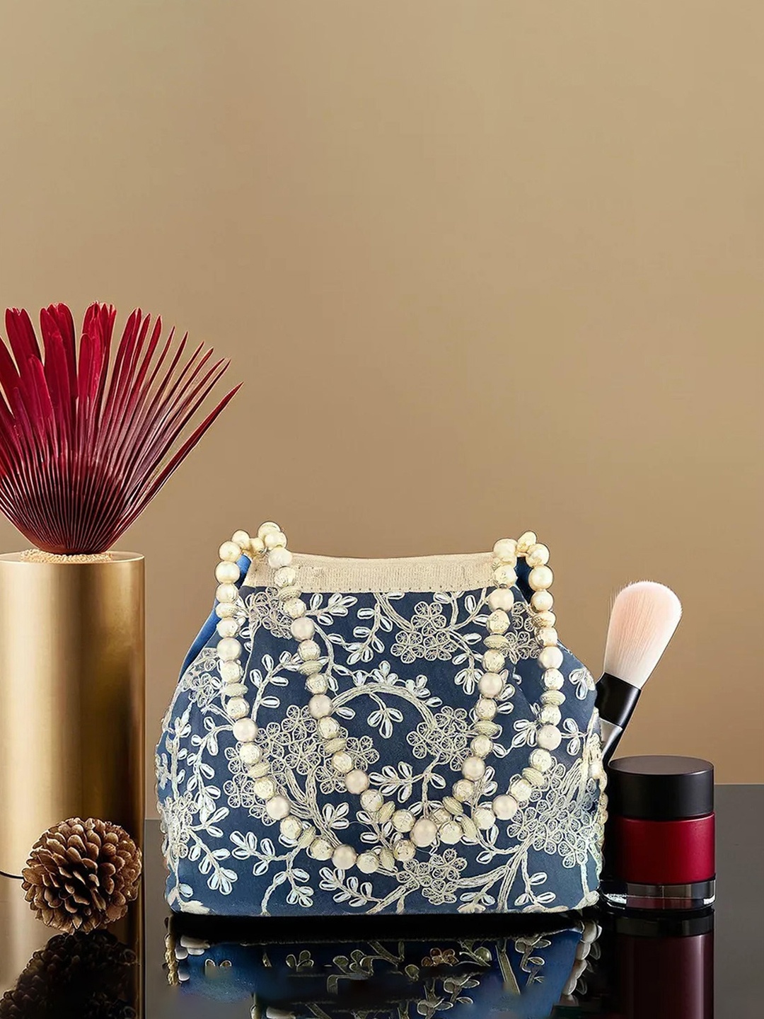 

Kuber Industries Embellished Potli Clutch, Grey