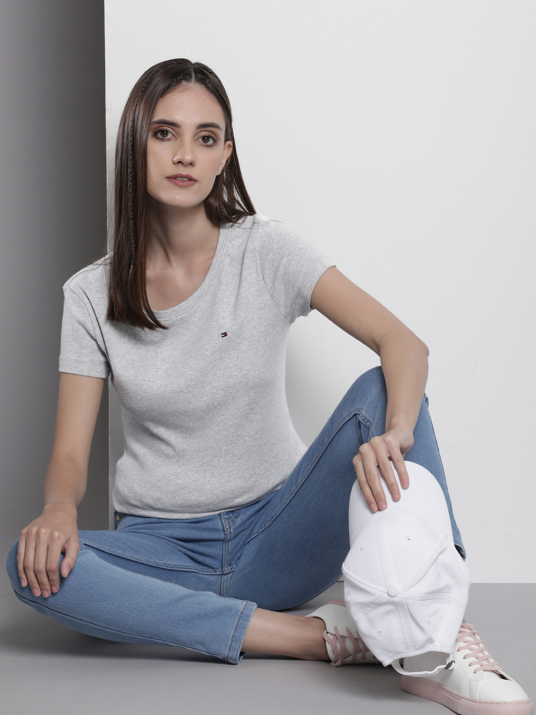 

Tommy Hilfiger Women Pure Cotton Round Neck T-shirt, Grey melange