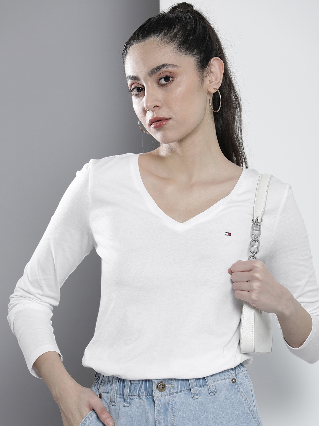 

Tommy Hilfiger Women Pure Cotton V-Neck T-shirt, White