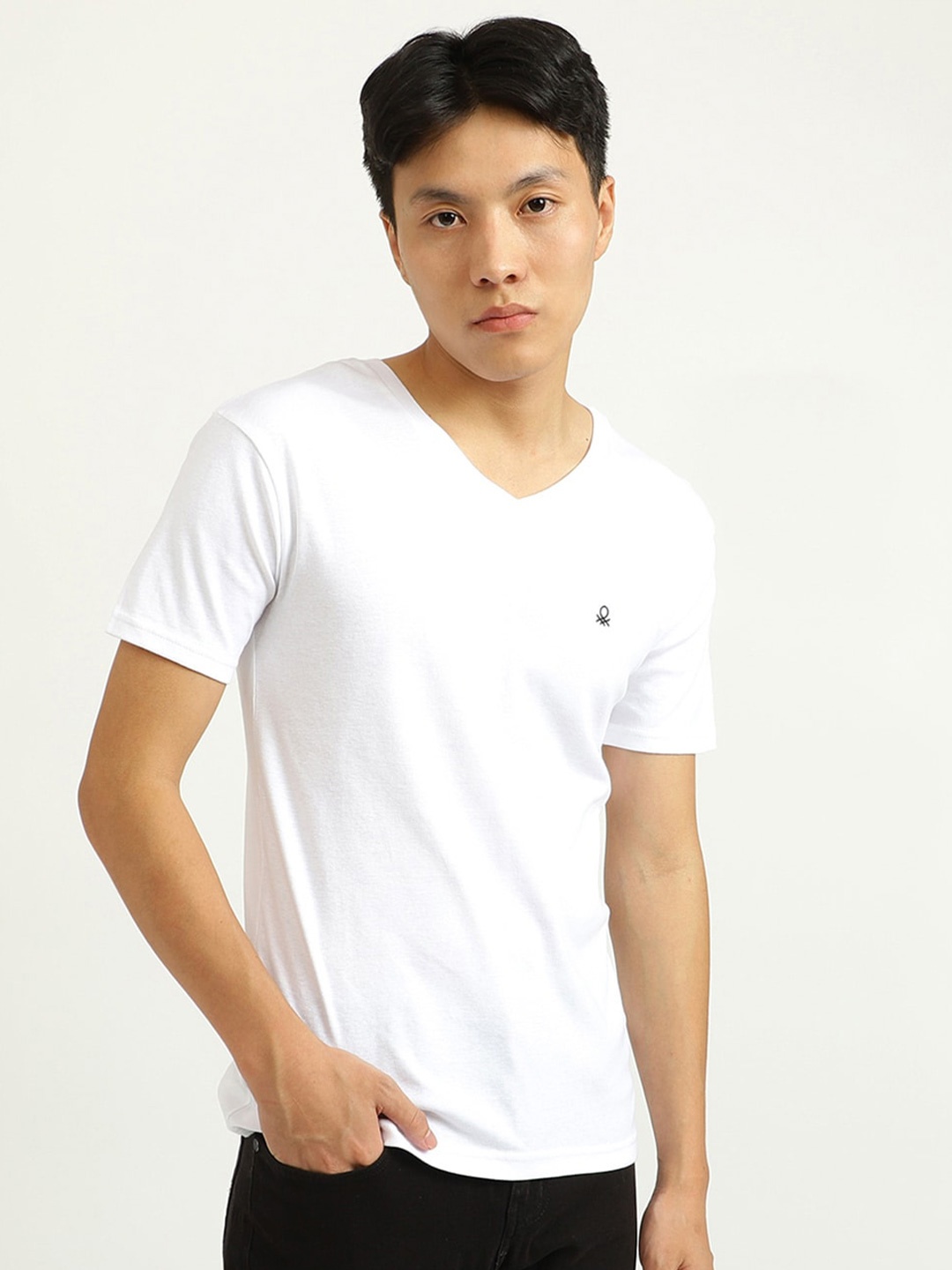 

United Colors of Benetton Men V-Neck Cotton T-shirt, White