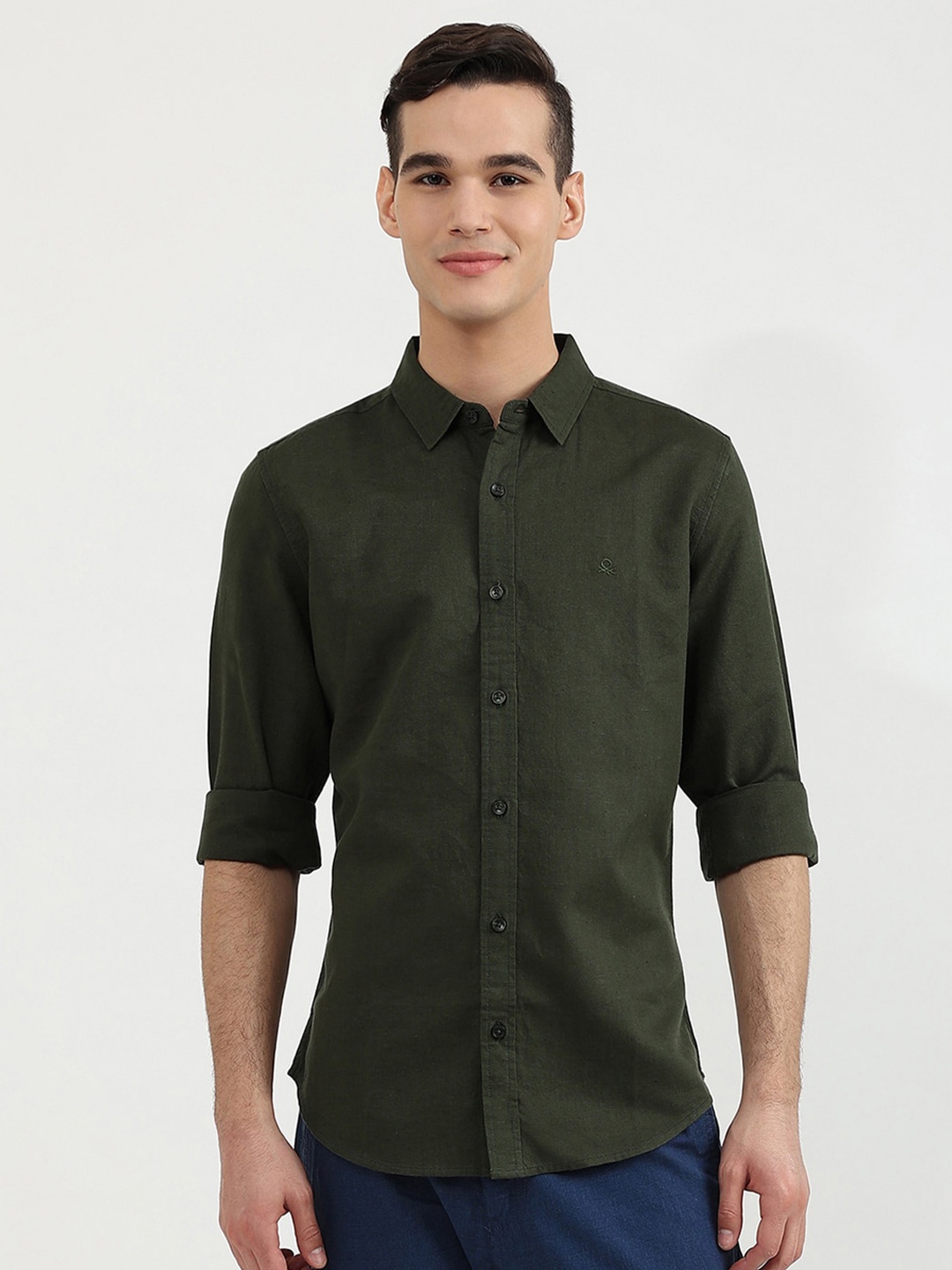 

United Colors of Benetton Men Slim Fit Linen Casual Shirt, Olive