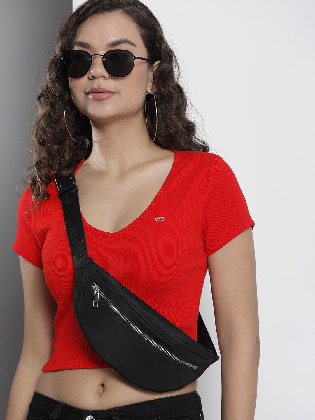 

Tommy Hilfiger Women Sustainable V-Neck Crop T-shirt, Red