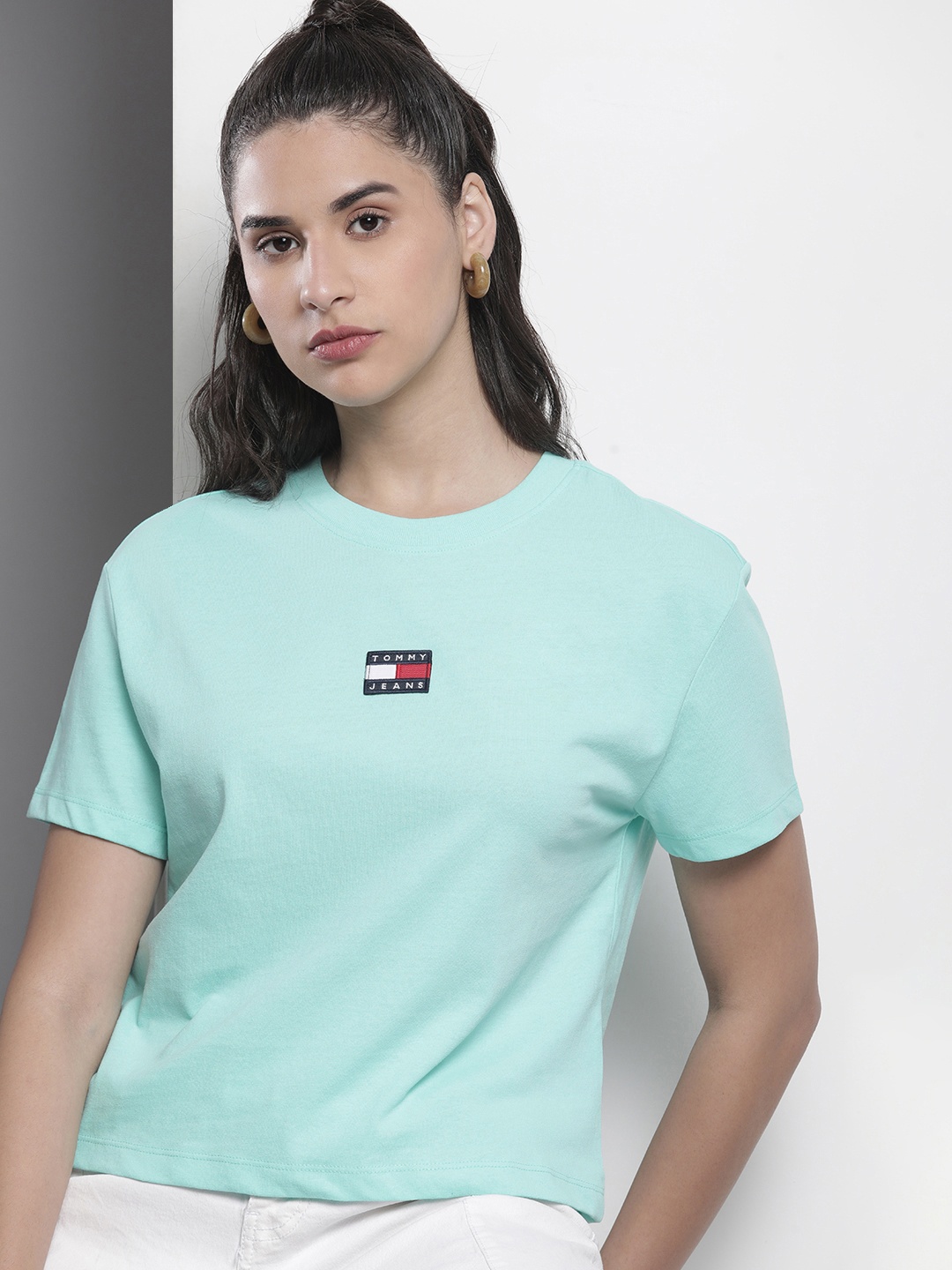 

Tommy Hilfiger Women Sustainable Round Neck T-shirt, Turquoise blue