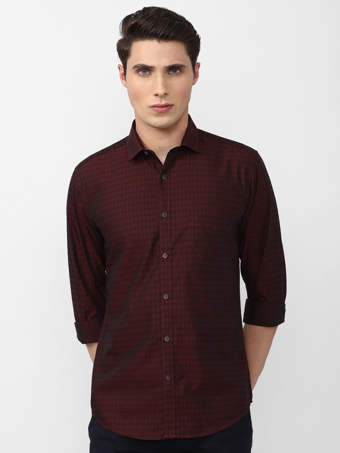 

V Dot Men Slim Fit Printed Pure Cotton Casual Shirt, Maroon