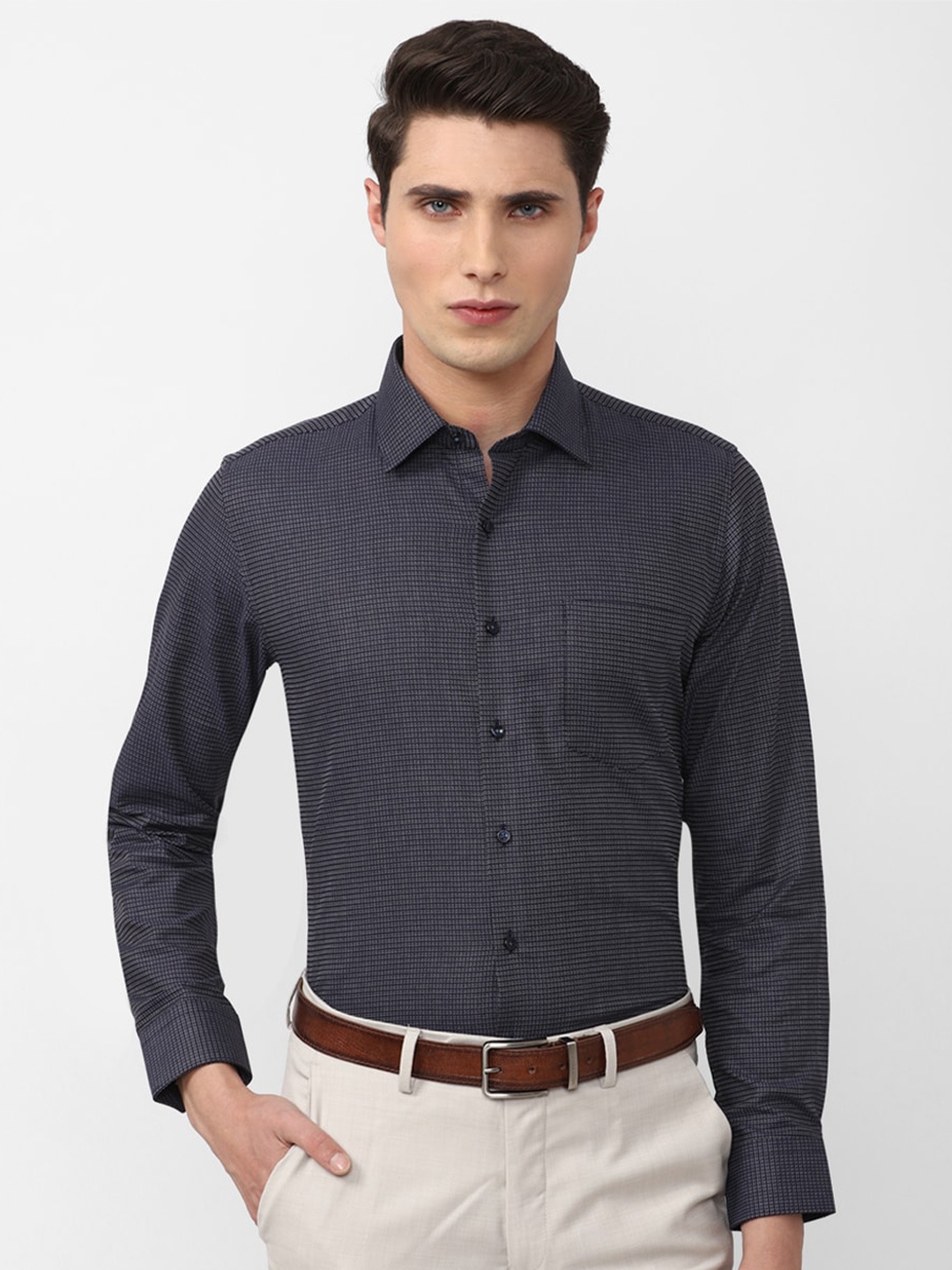 

Van Heusen Men Pure Cotton Slim Fit Formal Shirt, Navy blue