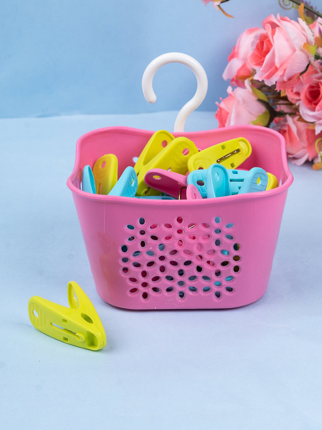 

MARKET99 Set Of 24 Cloth Clip With Basket Set, Yellow