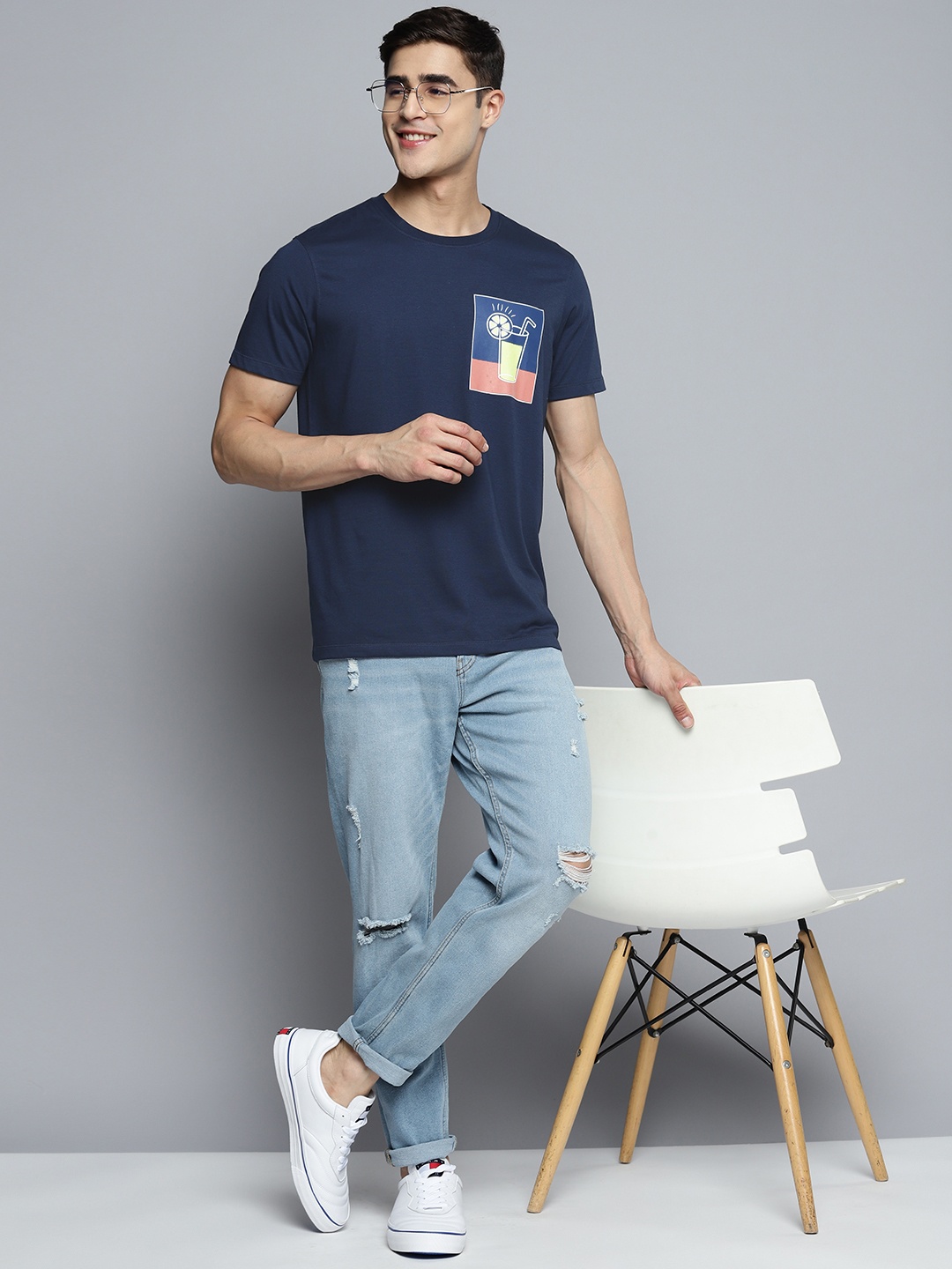 

Mast & Harbour Men Graphic Print T-shirt, Navy blue