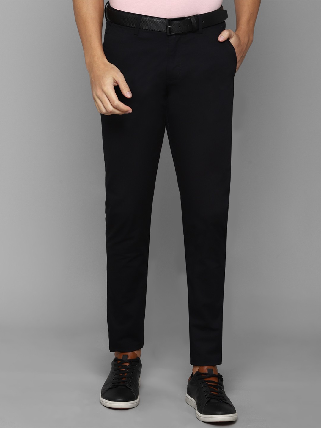 

Allen Solly Men Slim Fit Trousers, Black