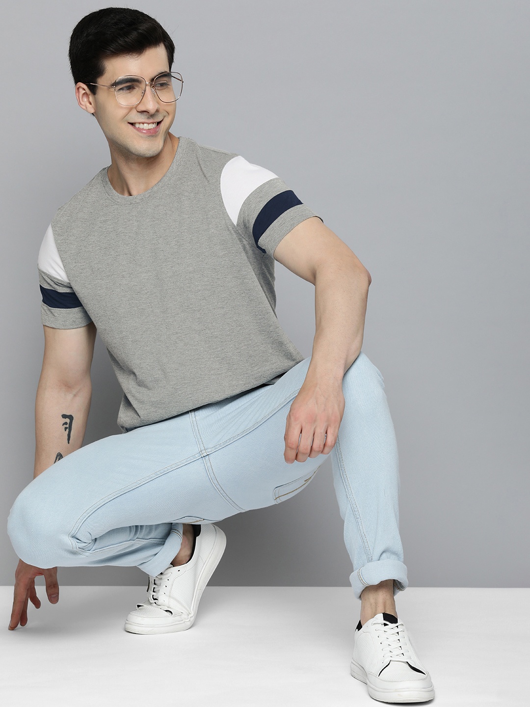 

Mast & Harbour Round Neck Contrast Sleeves T-shirt, Grey
