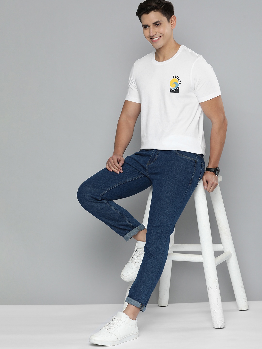

Mast & Harbour Men Pure Cotton Printed Applique T-shirt, White
