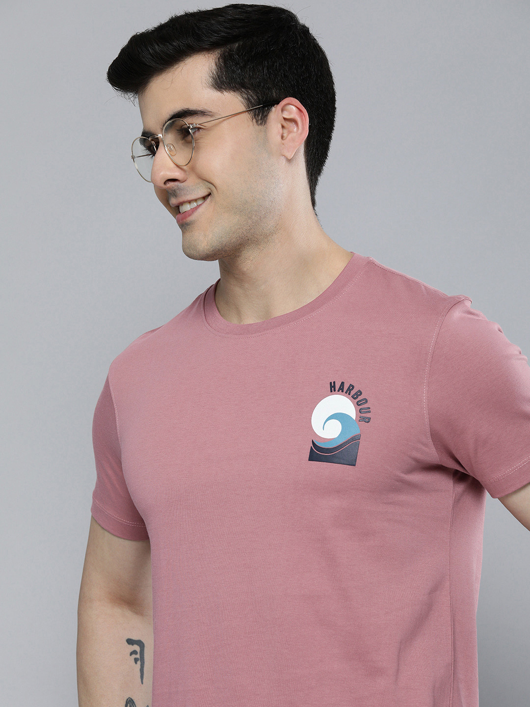 

Mast & Harbour Men Pure Cotton Printed Applique T-shirt, Rose