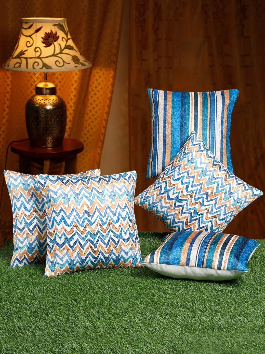 

SOKNACK Blue & White Set of 5 Geometric Velvet Square Cushion Covers