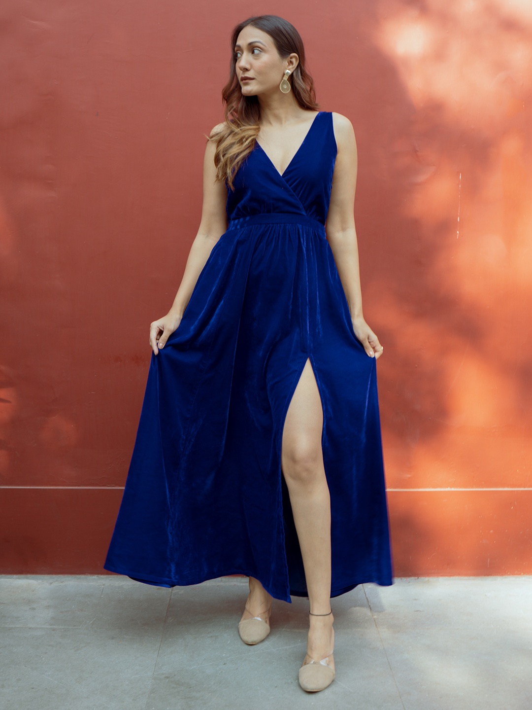 

trueBrowns V-Neck Velvet Maxi Dress, Blue