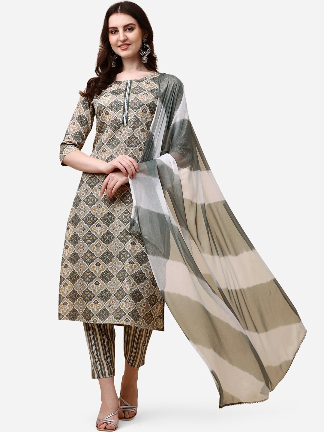 

Berrylicious Floral Printed Kurta with Trousers & Dupatta, Grey