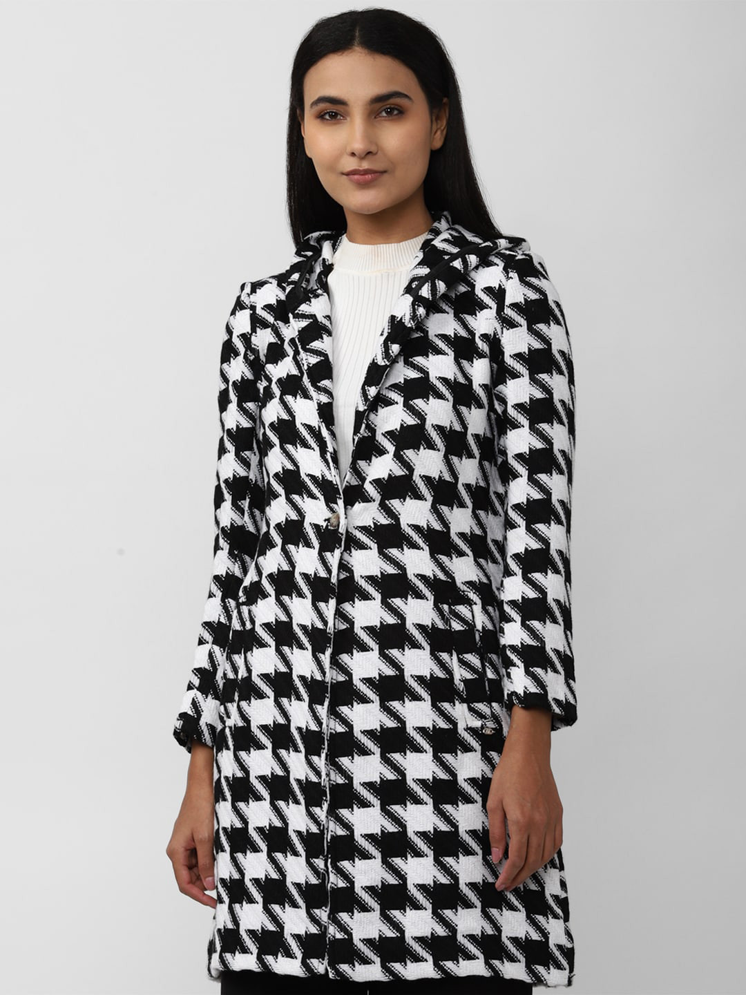 

Van Heusen Woman Geometric Longline Cotton Tailored Jacket, Black