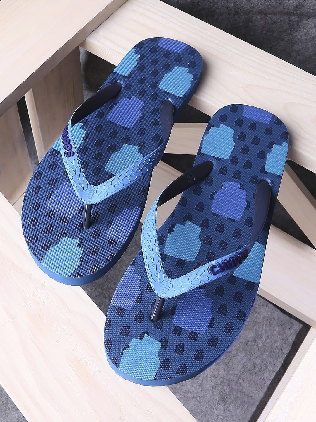 

CHUPPS Women Blue Printed Rubber Thong Flip-Flops