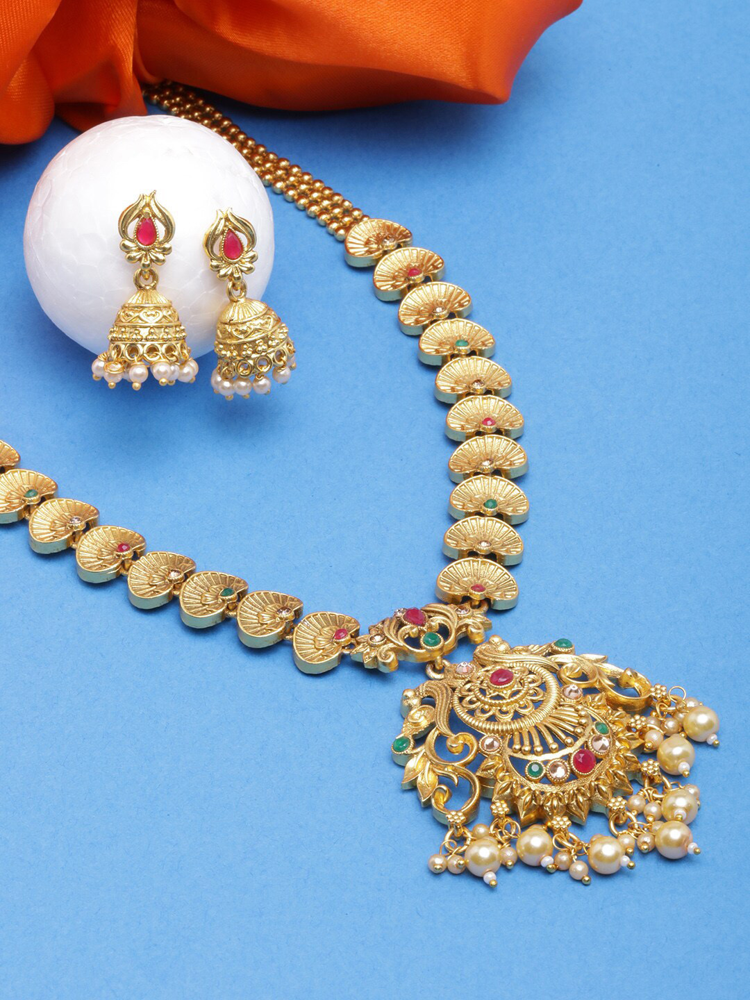 

DIVA WALK Gold-Plated Studded Jewellery Set