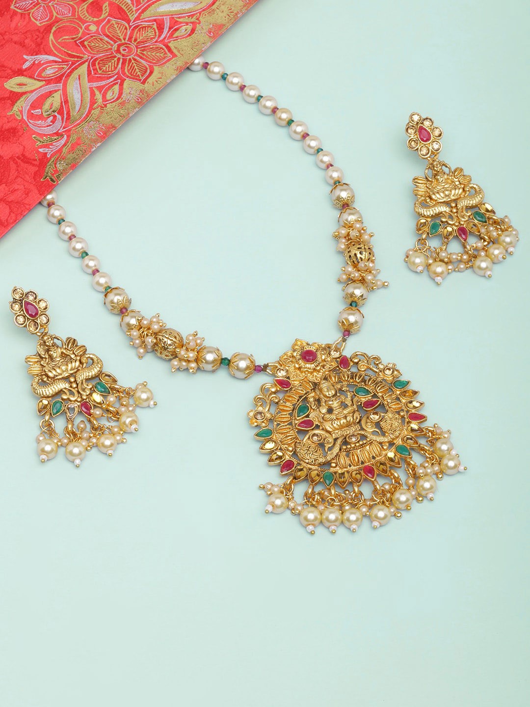 

DIVA WALK Gold-Plated Studded Jewellery Set
