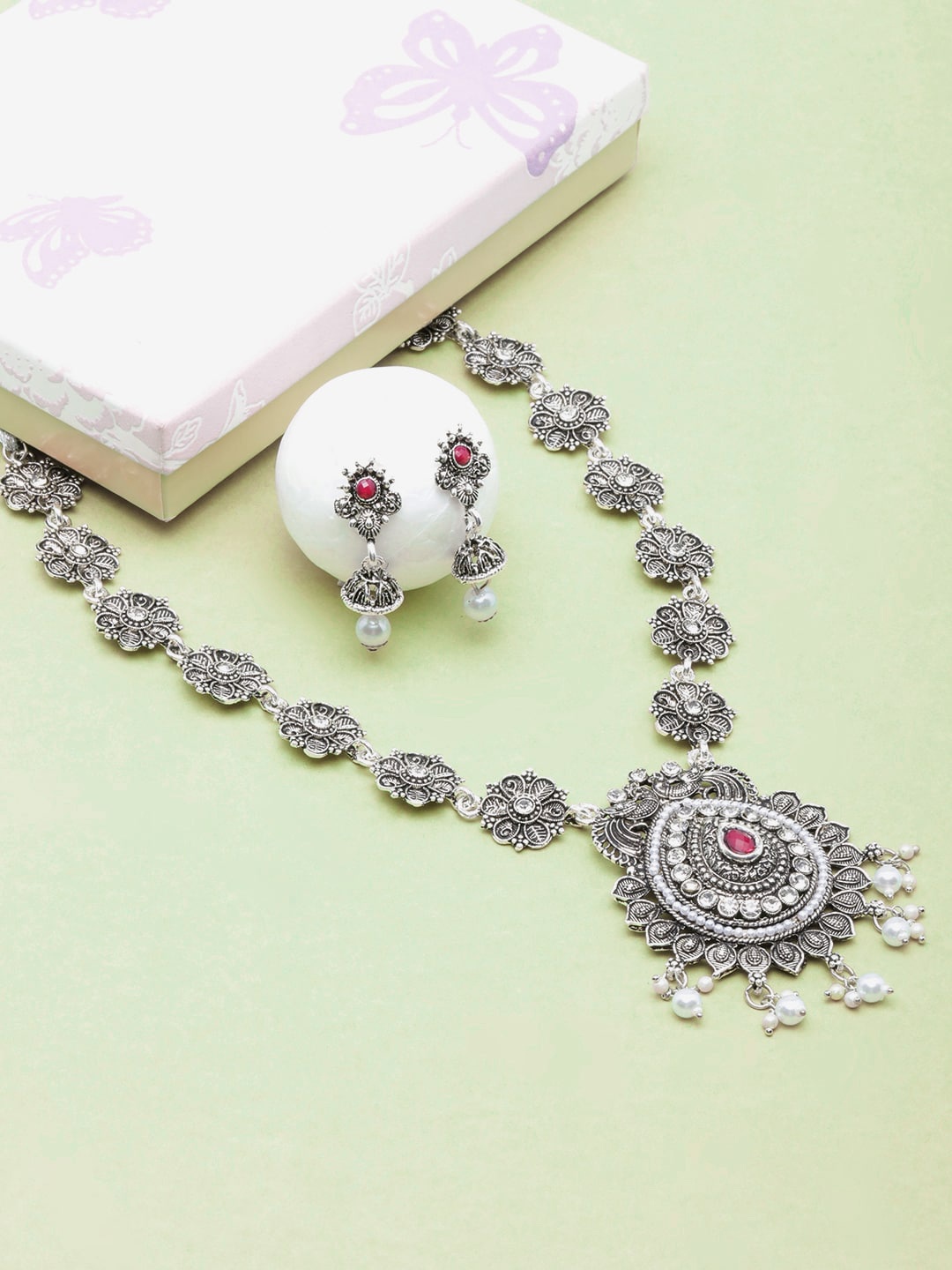 

DIVA WALK Silver-Plated Studded Jewellery Set