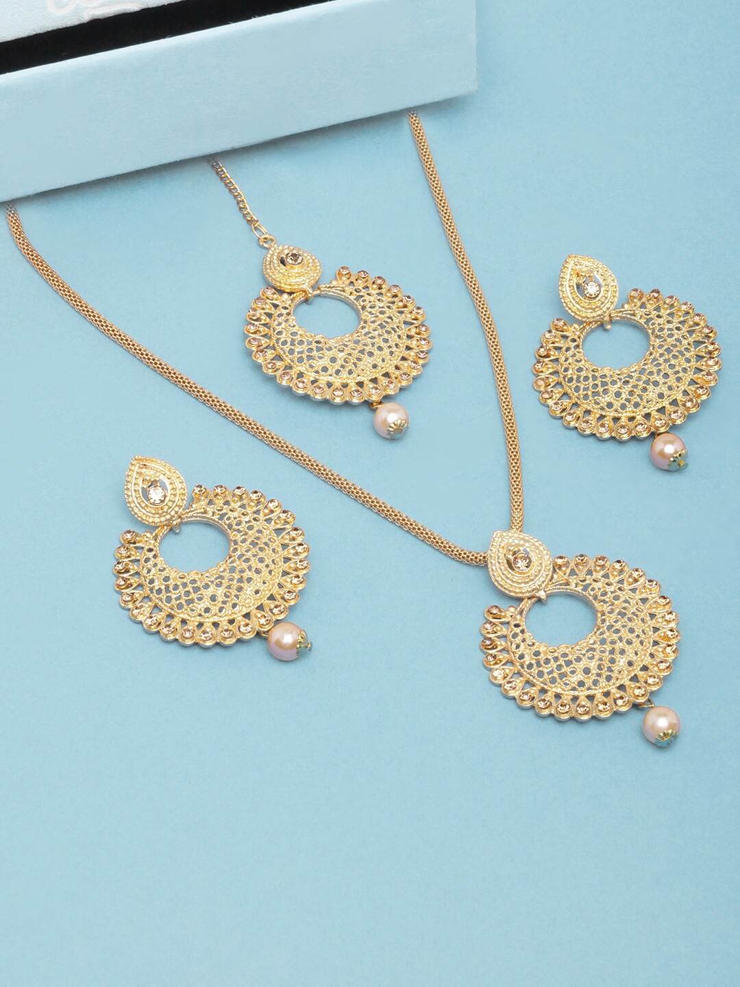 

DIVA WALK Gold-Plated Kundan-Studded & Pearl Beaded Jewellery Set