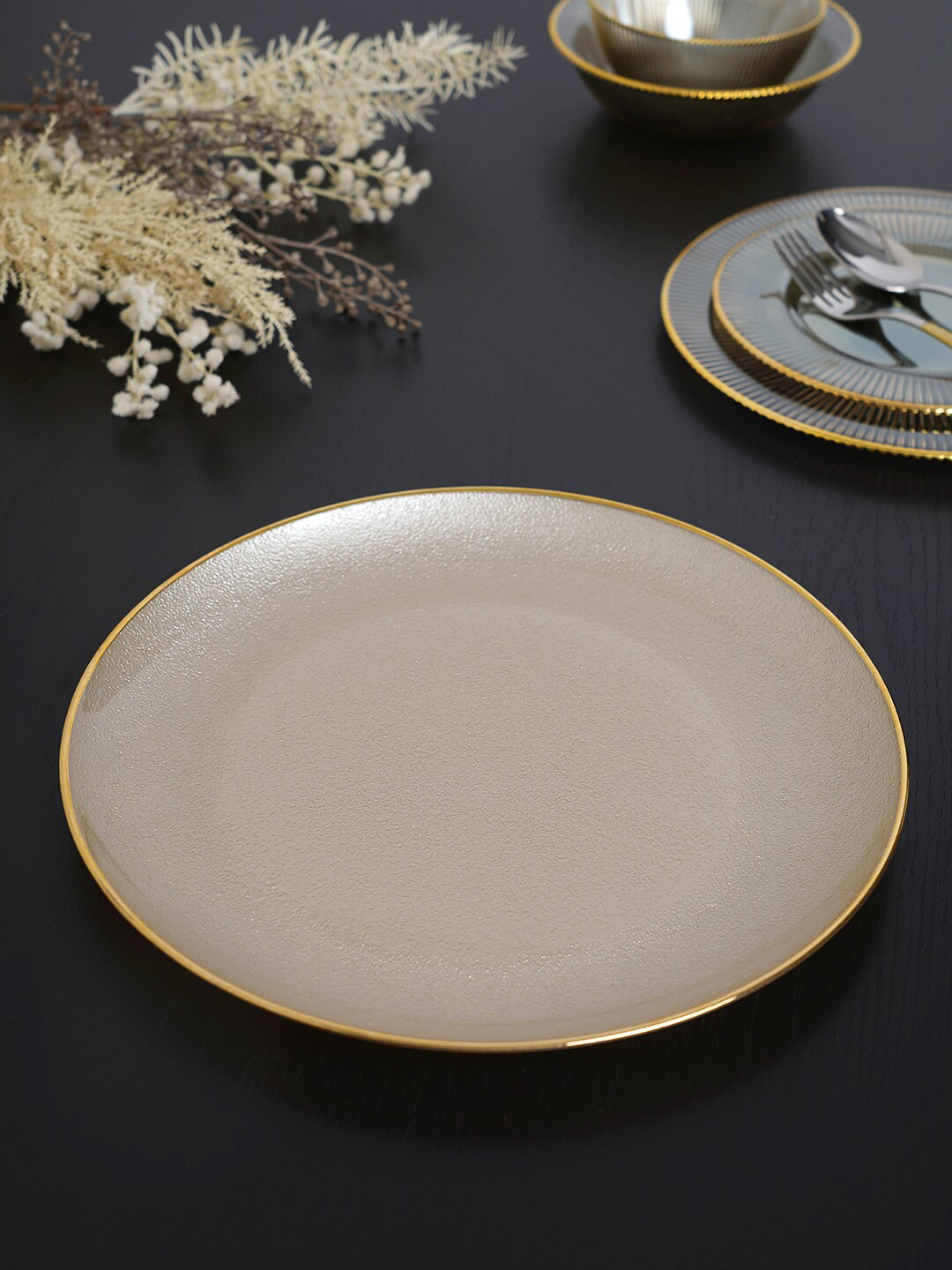 

Pure Home and Living Round Food Platter, Gold