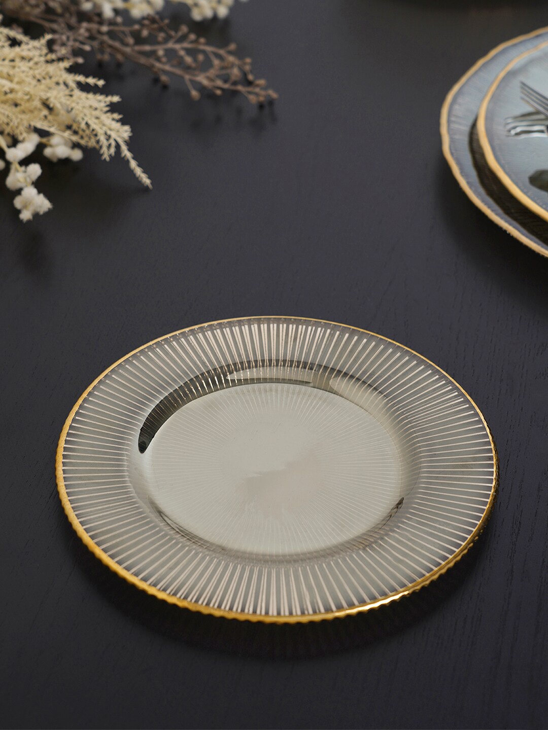 

Pure Home and Living Gold-Toned Glass Salad Plate