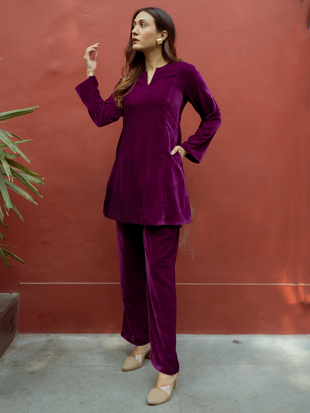 

trueBrowns Women Velvet Top & Trouser, Violet