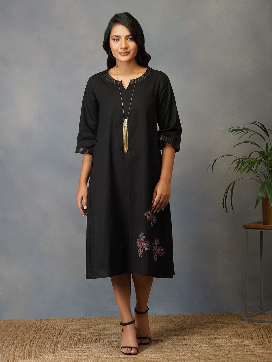 

AKISO Black Cotton Floral Ethnic A-Line Midi Dress