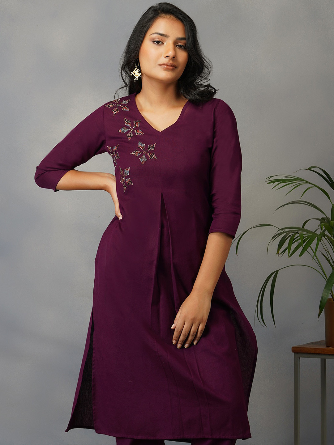 

AKISO Floral Patchwork A-Line Pure Cotton Kurta with Trousers, Purple