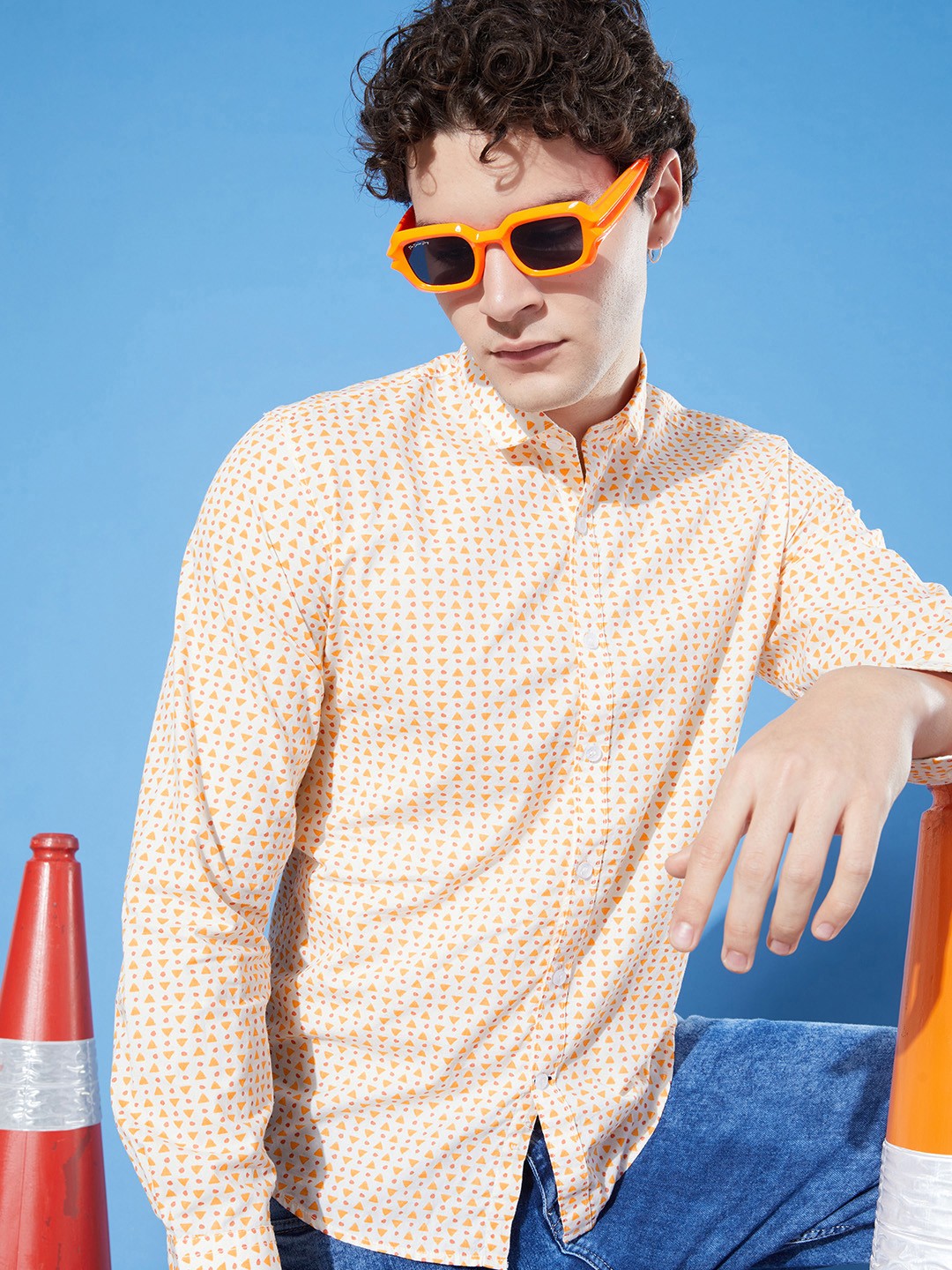 

Mast & Harbour Foam White & Orange Geometric Printed Flower Power Cotton Casual Shirt