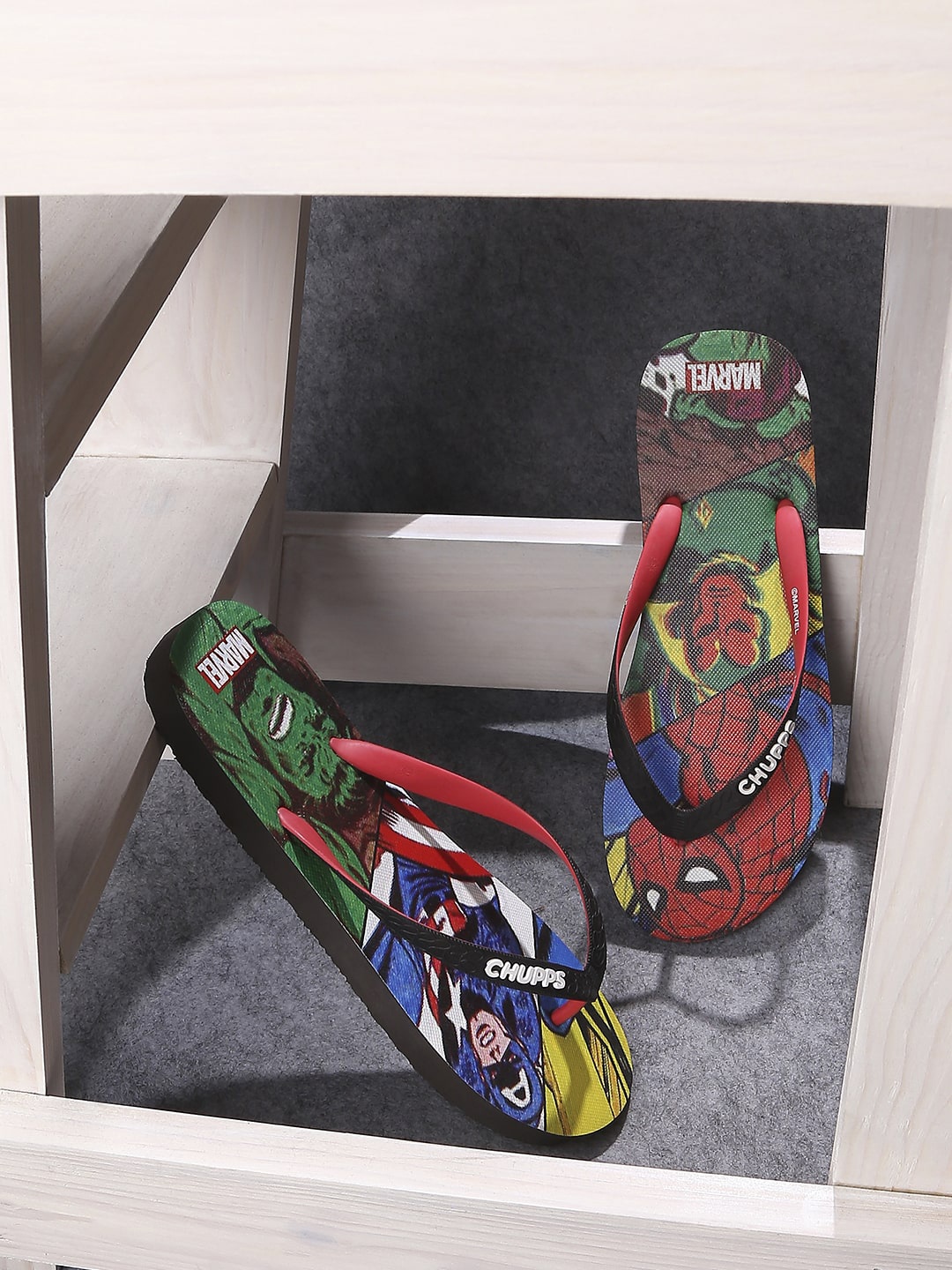 

CHUPPS Men Printed Rubber Thong Flip-Flops, Red