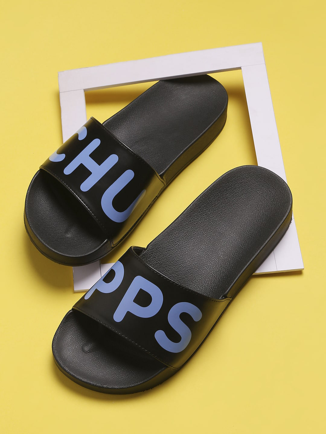 

CHUPPS Men Printed Rubber Sliders, Black