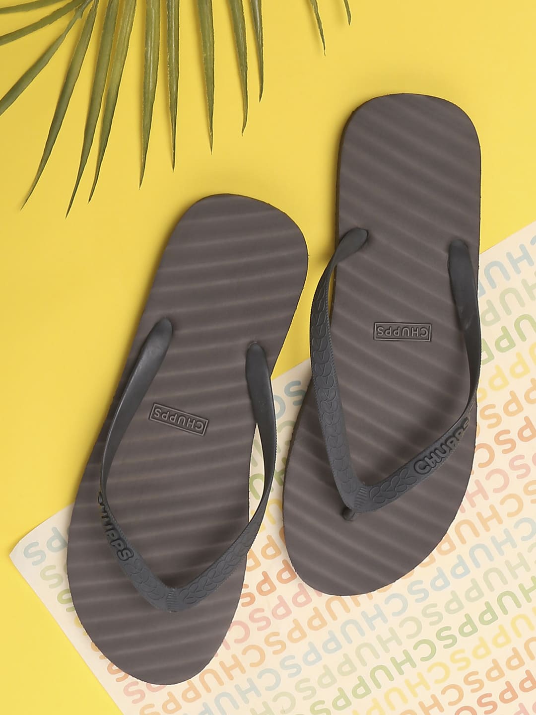 

CHUPPS Men Striped Rubber Thong Flip-Flops, Grey