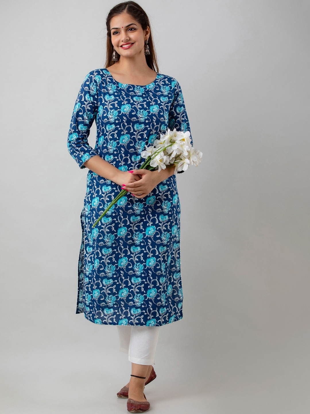 

Women Touch Women Blue Cotton Floral Printed Handloom Kurta