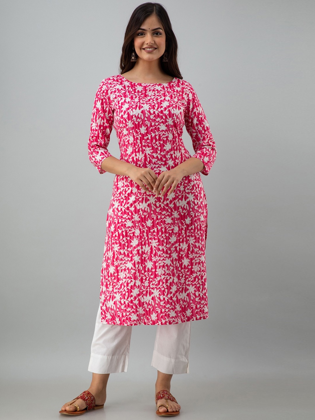 

Women Touch Floral Printed A-Line Regular Kurta, Pink