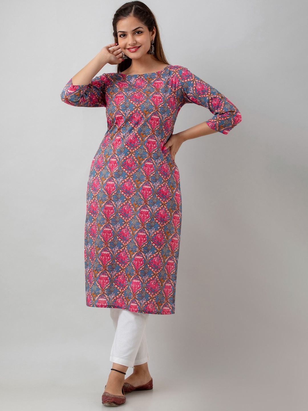 

Women Touch Women Pink Cotton Floral Printed Handloom Kurta