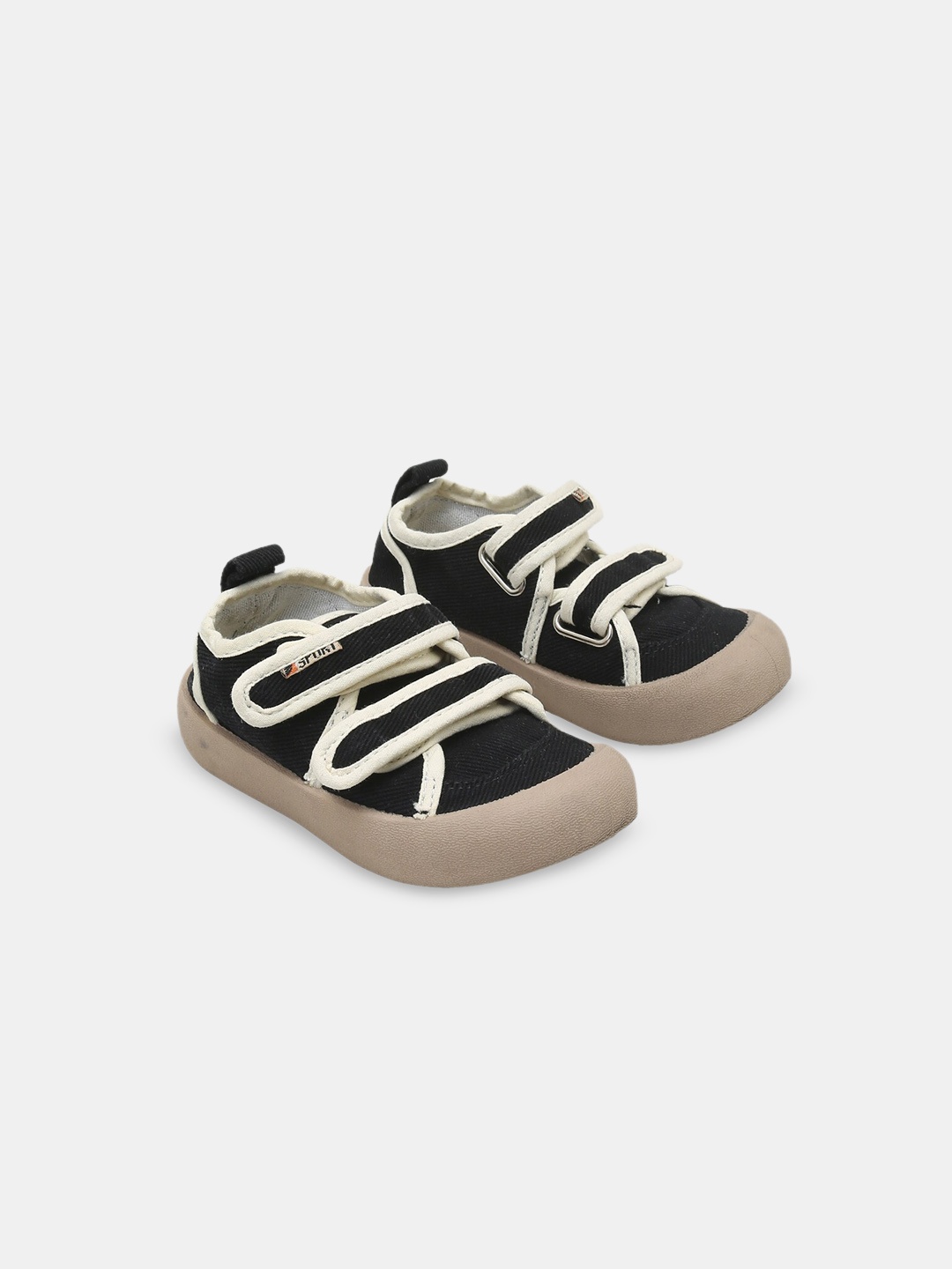 

Hopscotch Kids Printed Sneakers, Black