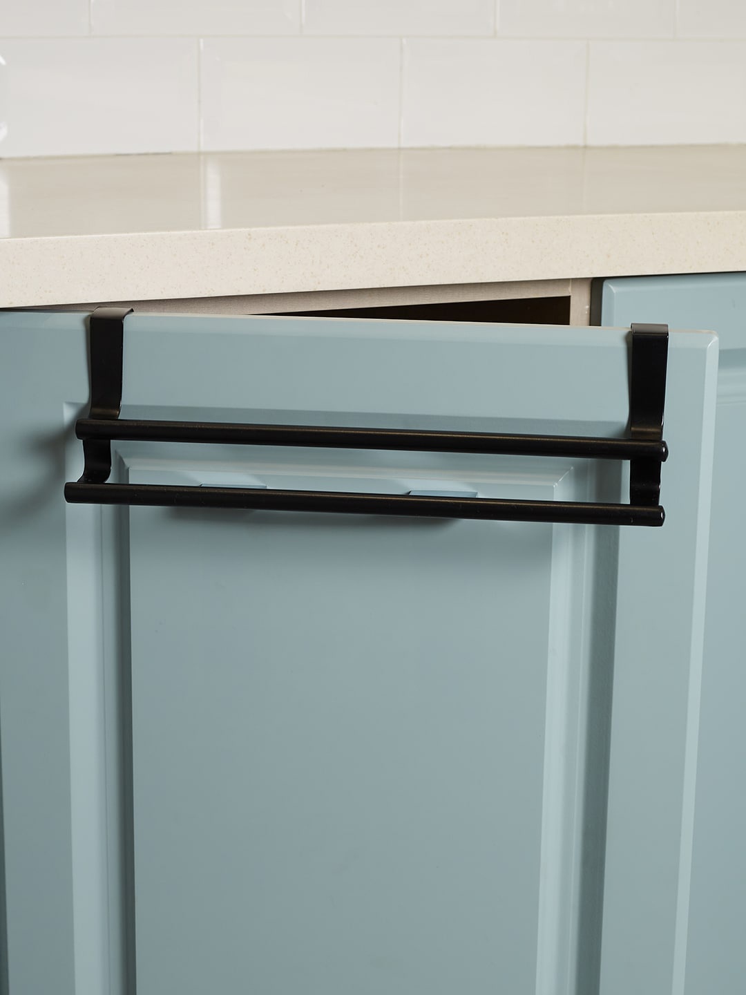 

HomeTown Lattice Black Metal No Drill Towel Holder Over Cabinet Door
