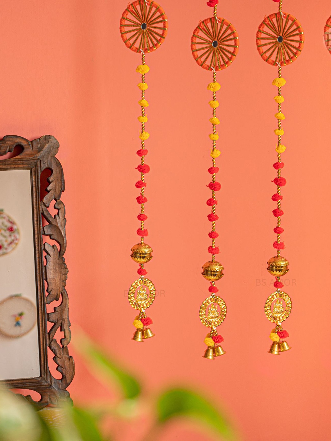 

BS AMOR Set Of 4 Gold-Toned & Yellow Self-Design Toran