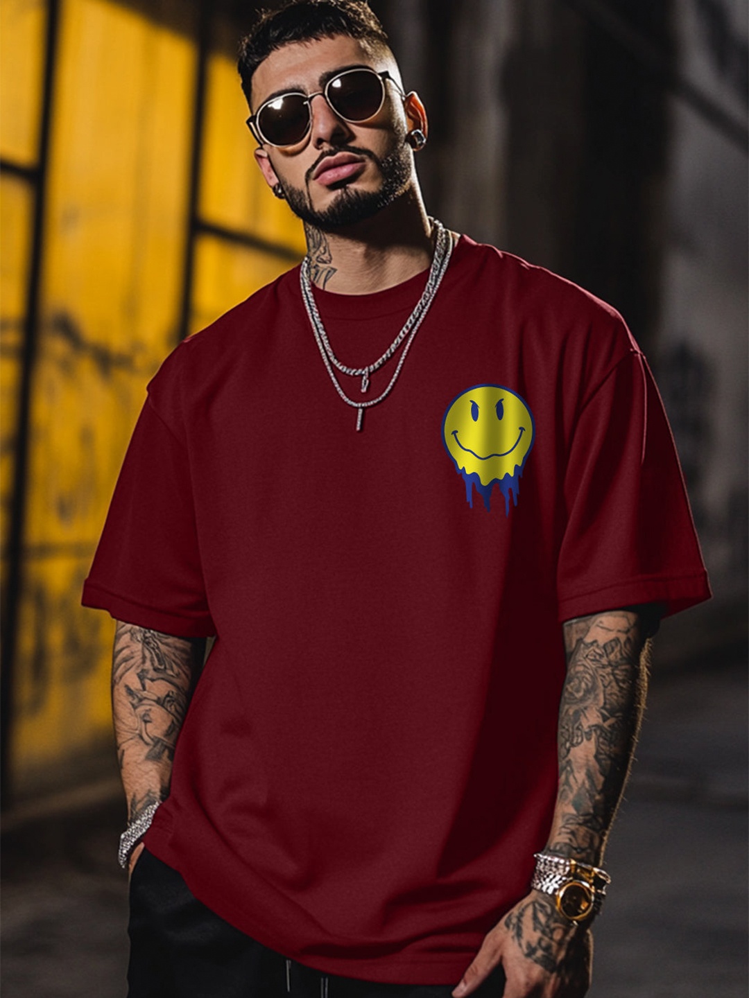 

VEIRDO Men Maroon Pocket Print Oversize T-shirt