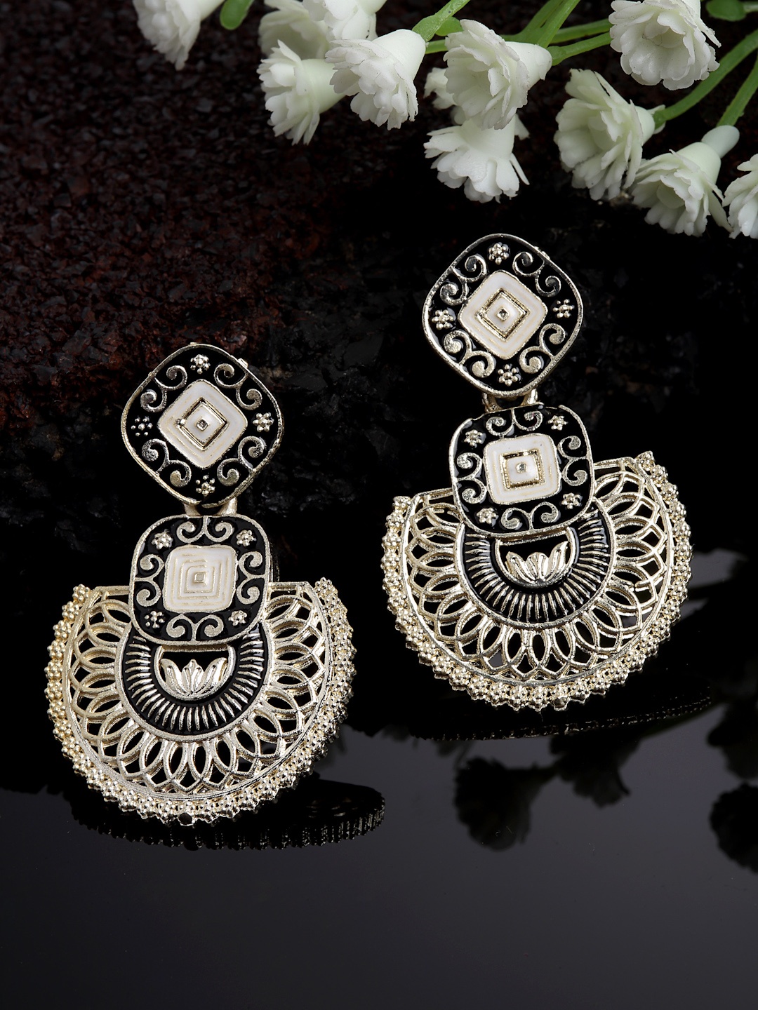 

PANASH Oxidised Silver-Plated Meenakari Crescent Shaped Chandbali Earrings