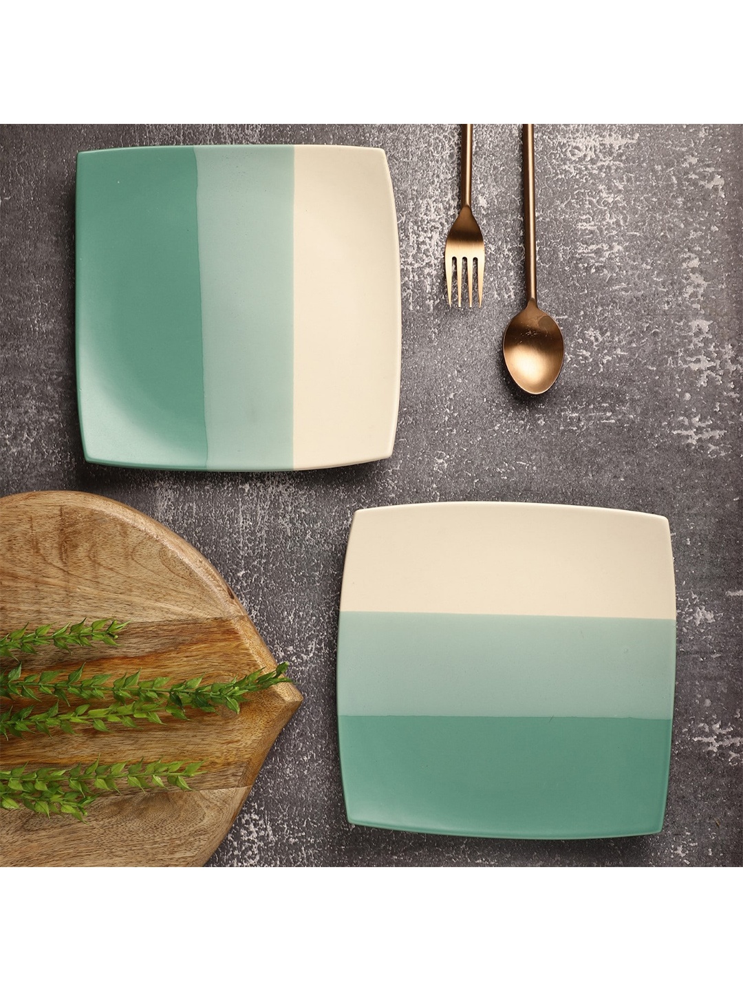

The Decor Mart White & Green 2 Pieces Ceramic Glossy Plates