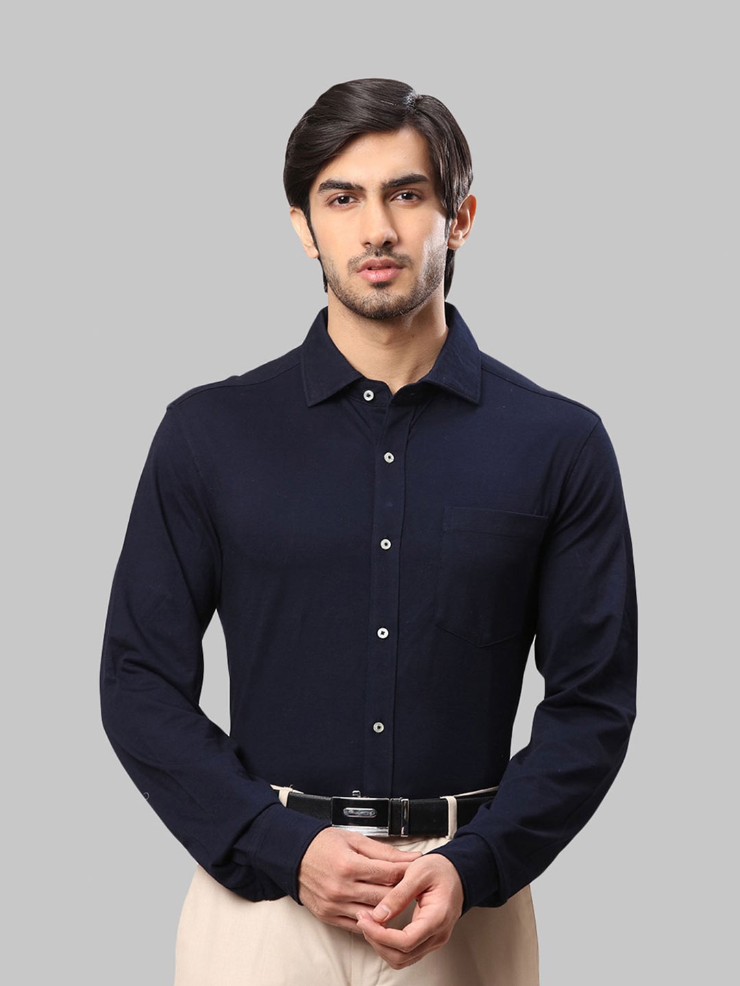 

Raymond Men Cotton Slim Fit Formal Shirt, Navy blue
