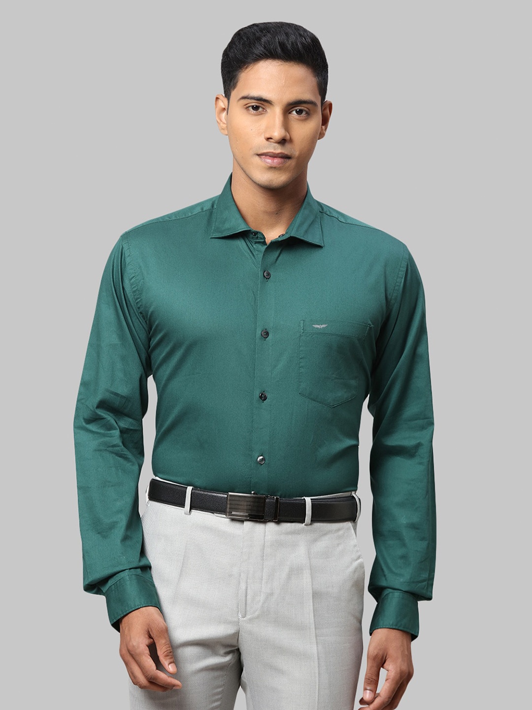 

Park Avenue Men Slim Fit Formal Shirt, Green