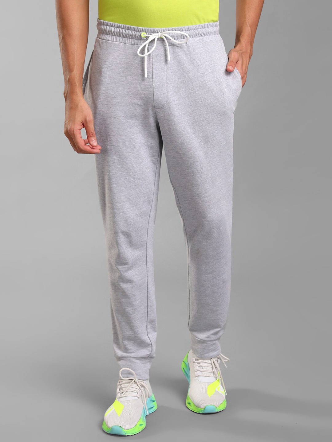 

KZ07 By Kazo Men High-Rise Cotton Trousers, Grey melange