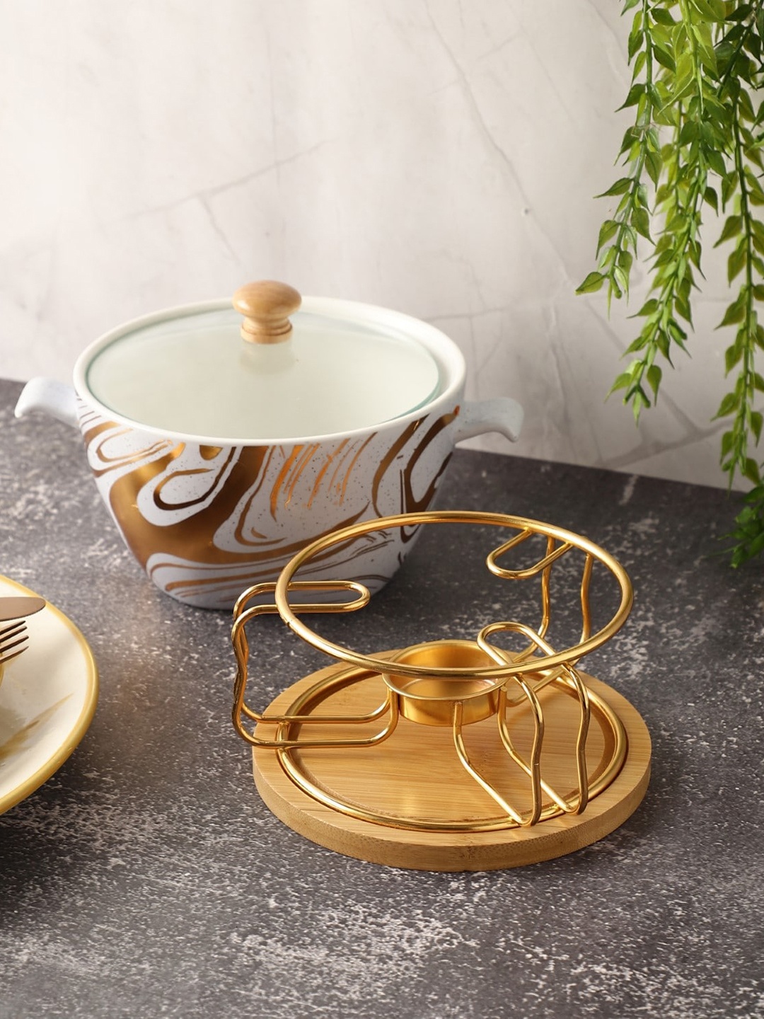 

The Decor Mart White & Gold Ceramic Fondue Cheese Set