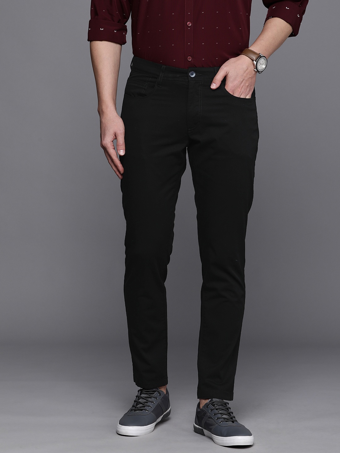 

Louis Philippe Jeans Men Tapered Fit Regular Trousers, Black