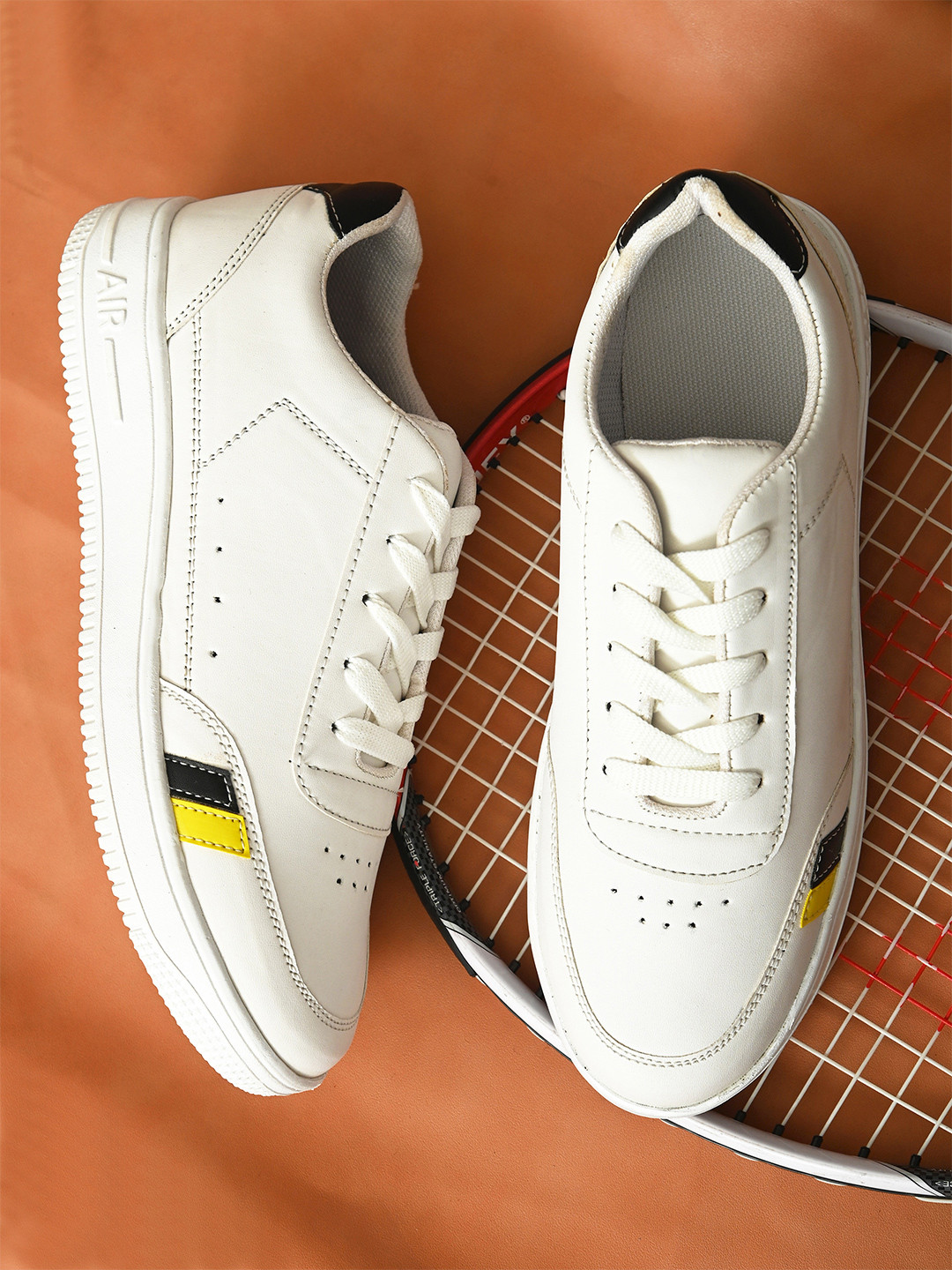 

BOOTCO Men Synthetic Leather Lace-Ups Sneakers, White