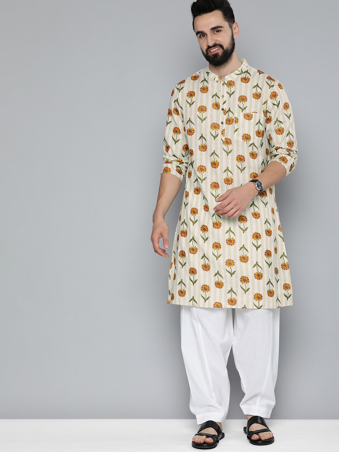 

HERE&NOW Men Floral Printed Kurta with Pyjamas, Off white