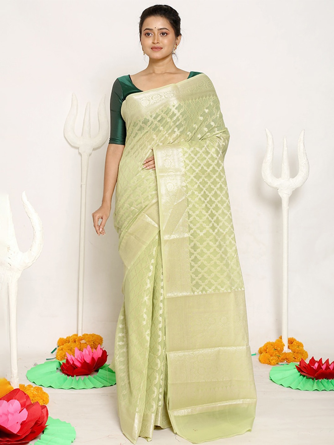 

AllSilks Green & Gold-Toned Woven Design Zari Silk Cotton Saree